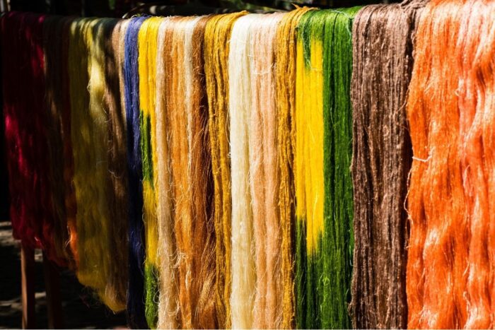 Textile dyeing effluent; decoloring agent; decoloring of effluent; decoloring solution; color removal; color removal solution;